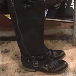 Boots Size 9